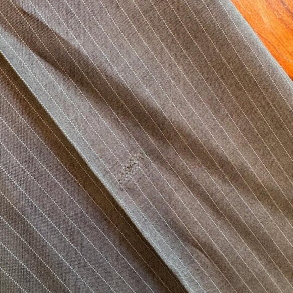 Club Monaco Suit | Grey and blue pinstripe suit | Blazer Size 2 | Pants Size 4 - Picture 12 of 16